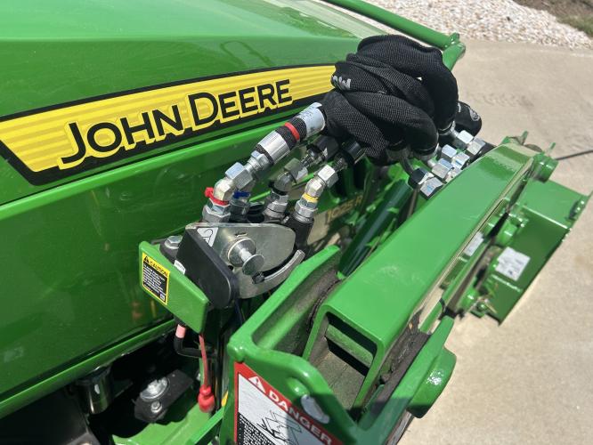 John Deere 1025R