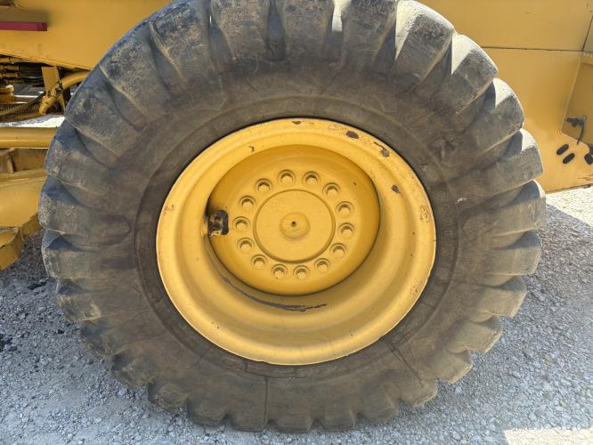 John Deere 544E