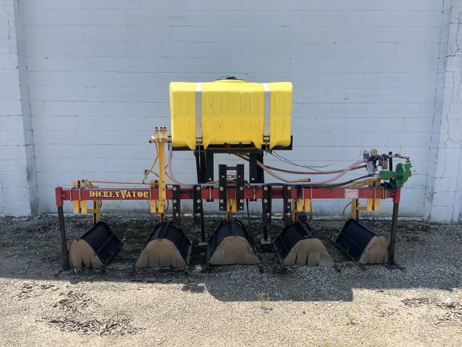 Dickey-john DICKEY VATOR HOODED ROW CROP CULTIVATOR