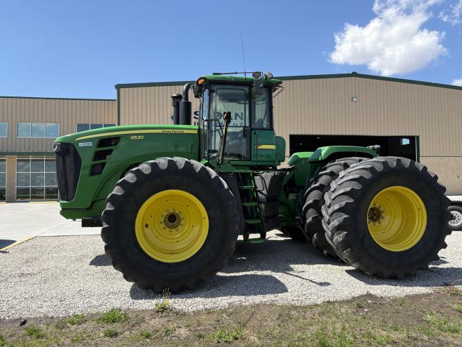 John Deere 9530