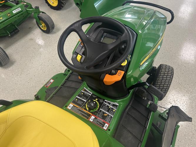 John Deere X590