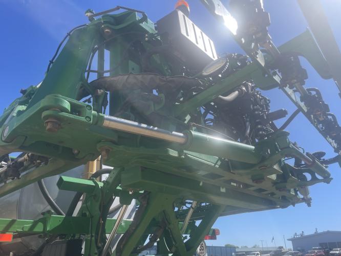 John Deere R4044