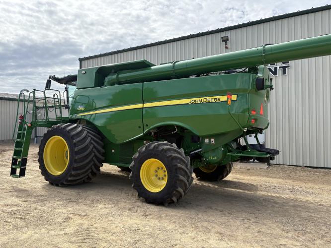 John Deere S780