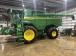 John Deere S7 700