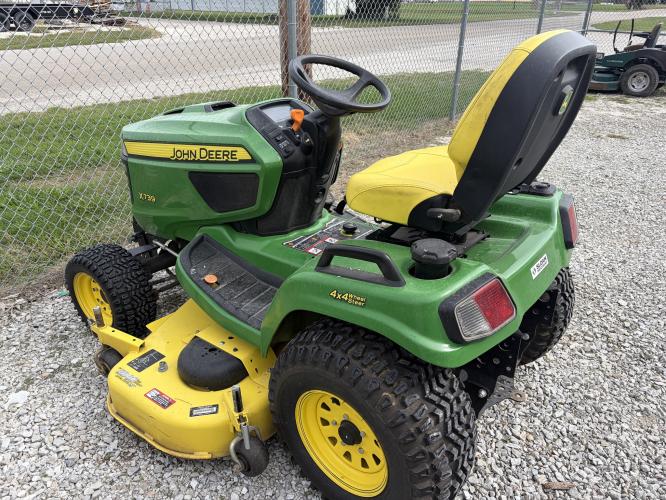 John Deere X739