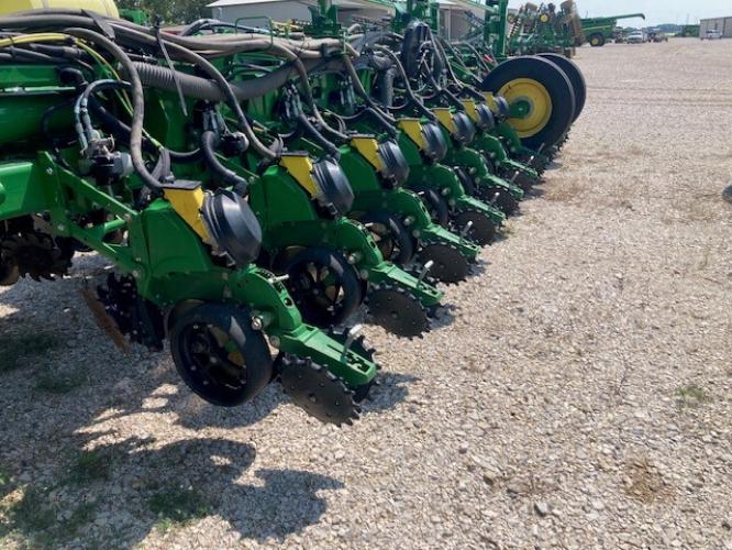 John Deere 1775NT