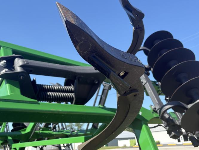 John Deere 2720