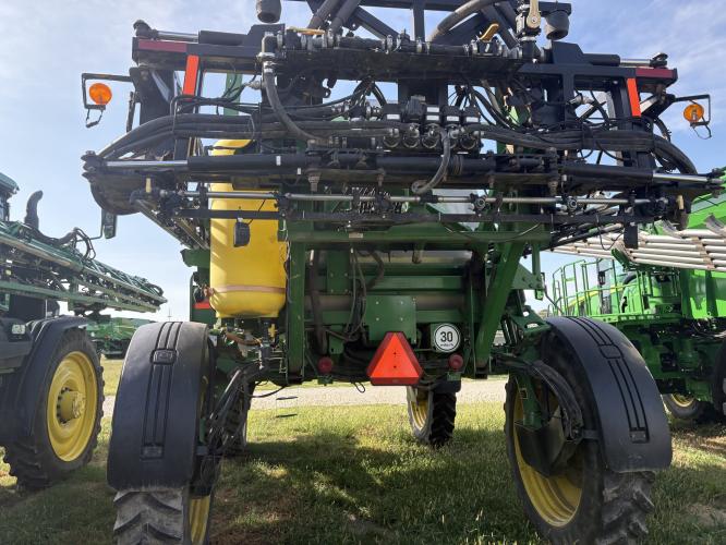 John Deere 4830