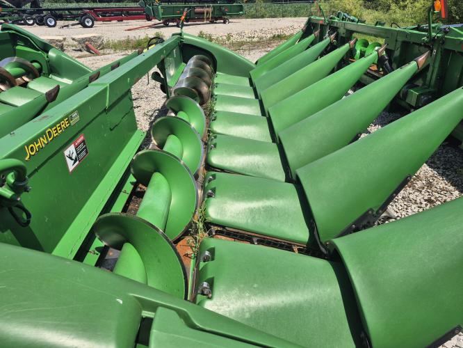 John Deere 608C