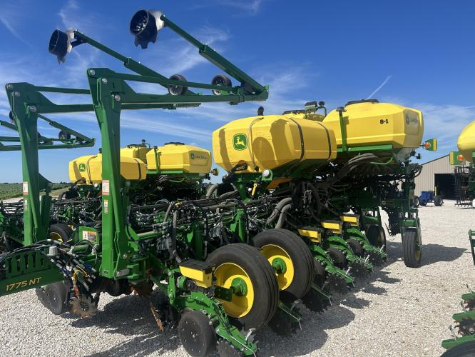 John Deere 1775NT
