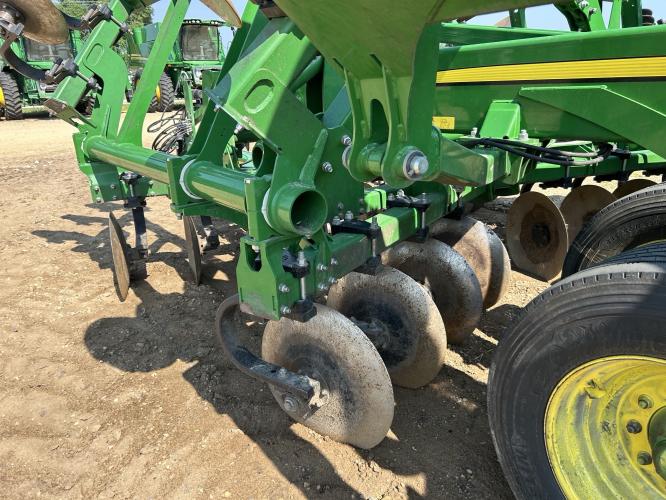 John Deere 2730