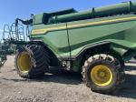 John Deere X9 1100