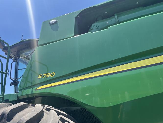 John Deere S790