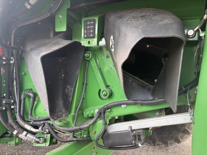 John Deere S7 900