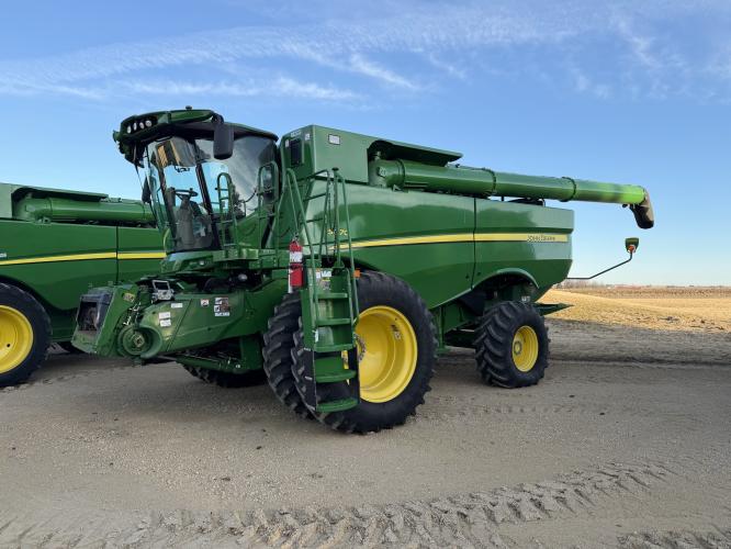 John Deere S770