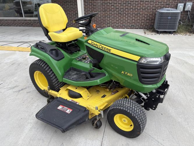 John Deere X730