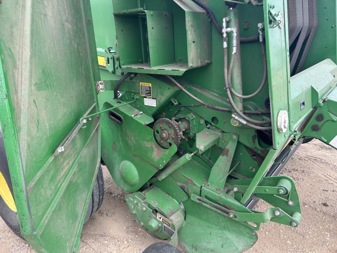 John Deere 569