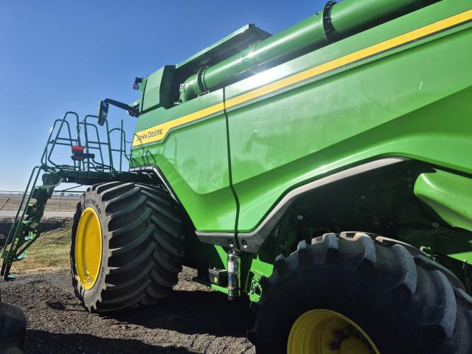 John Deere X9 1100