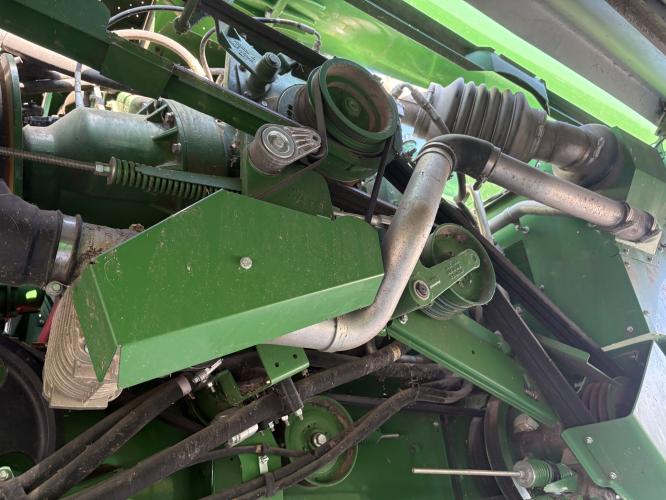 John Deere S670