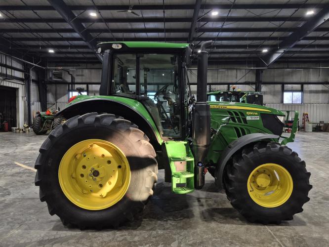 John Deere 6130M