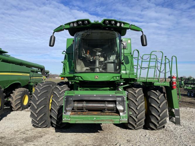 John Deere S780
