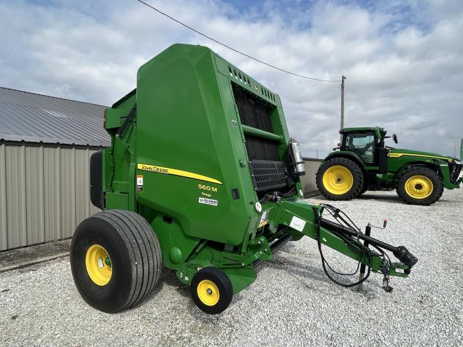 John Deere 560M