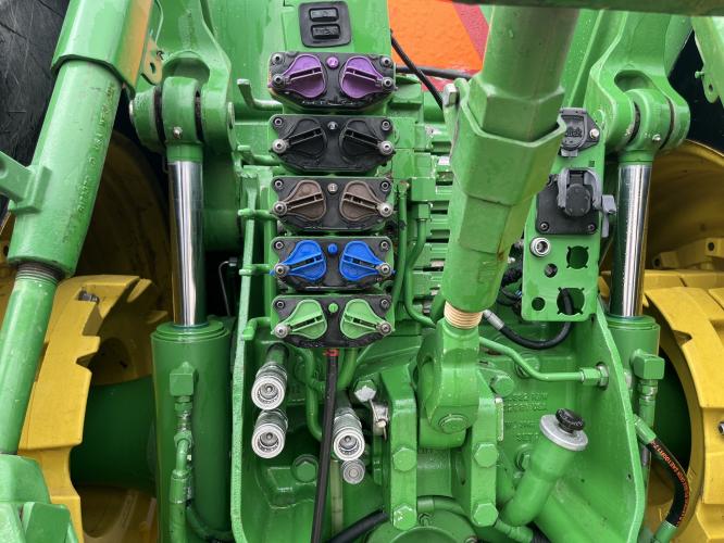 John Deere 8285R