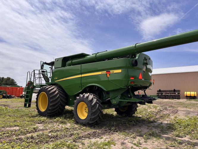 John Deere S790