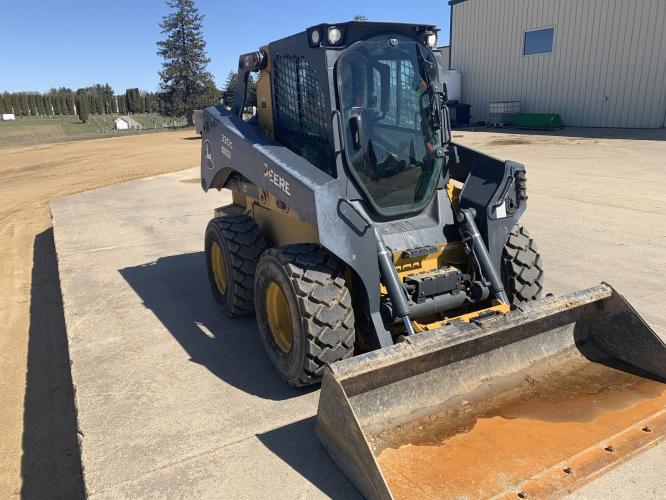 John Deere 330G