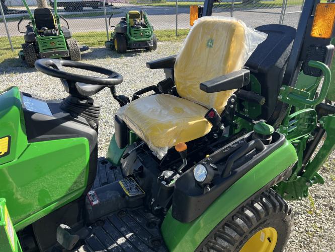 John Deere 1025R