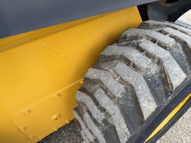 John Deere 320G