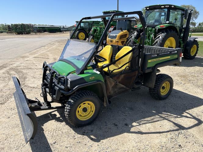 John Deere XUV 825I GREEN