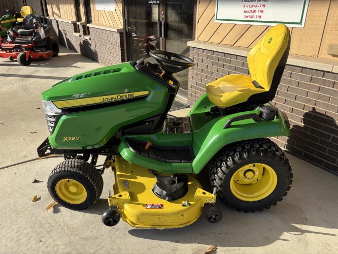John Deere X590