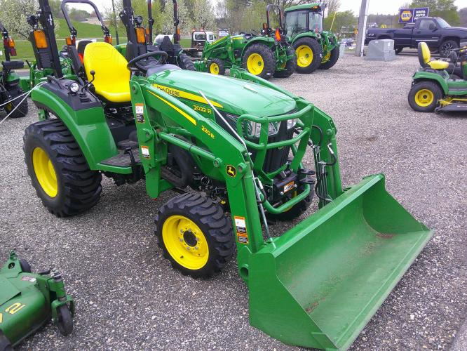 John Deere 2032R