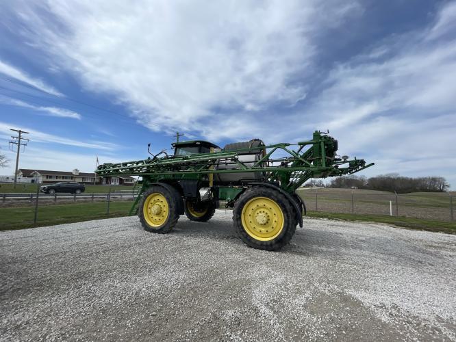 John Deere R4045