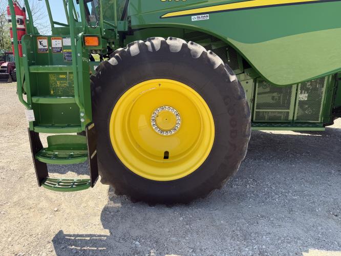 John Deere S760