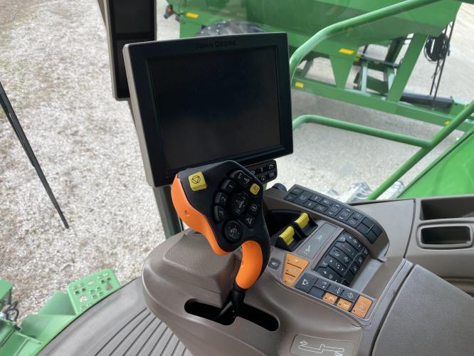 John Deere S780