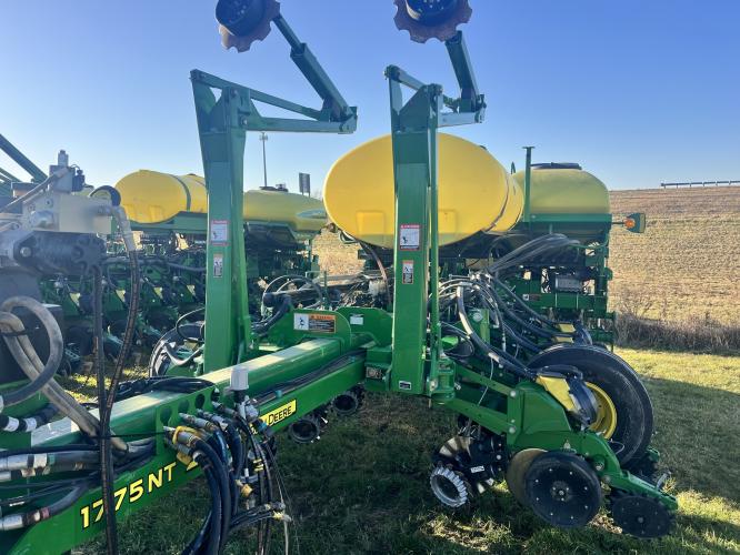 John Deere 1775NT