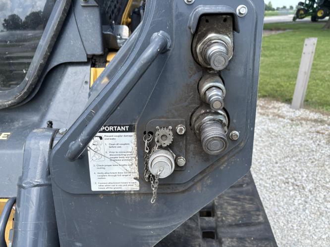 John Deere 333G