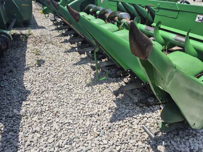John Deere 608C