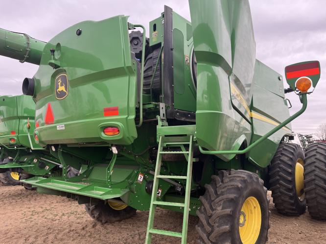 John Deere S770