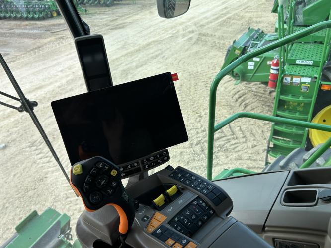 John Deere S780