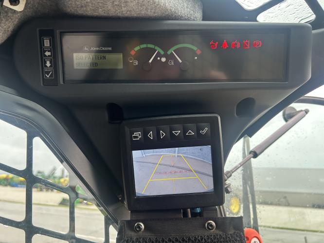 John Deere 333G