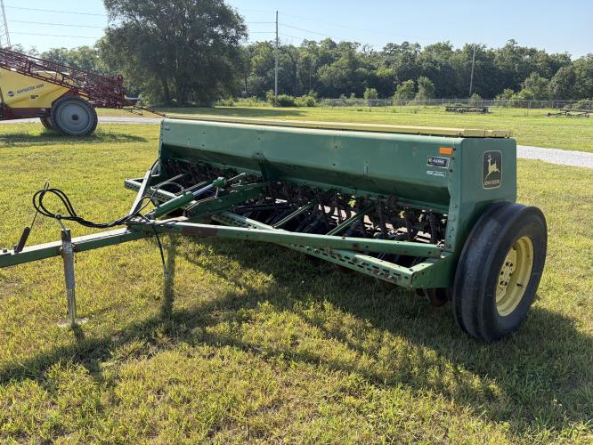 John Deere 8300