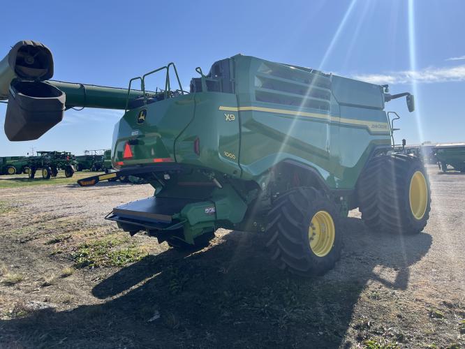 John Deere X9 1000