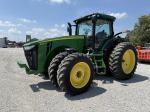 John Deere 8235R