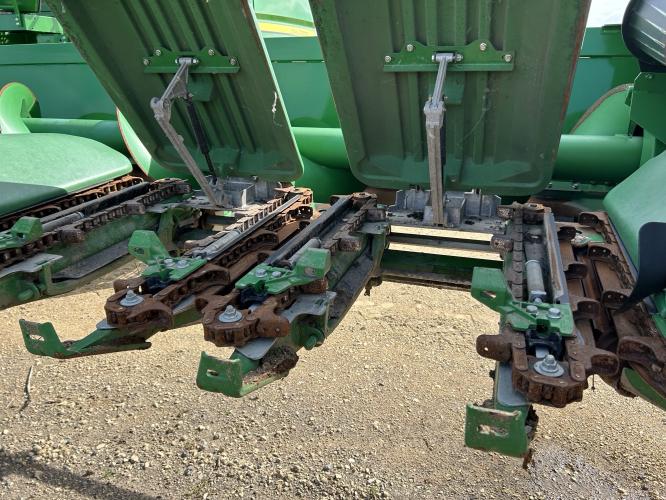 John Deere C16R