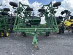 John Deere 2210