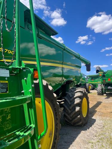 John Deere S790