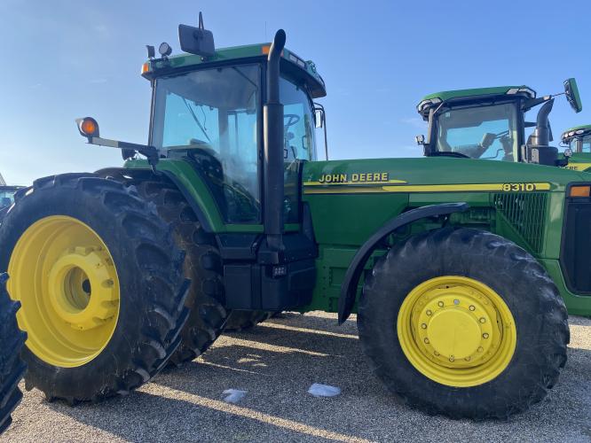 John Deere 8310